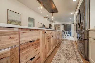 JB Contracting LLC - Flooring Installation Services in Spirit Lake, IA