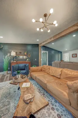JB Contracting LLC - Flooring Installation Services in Spirit Lake, IA
