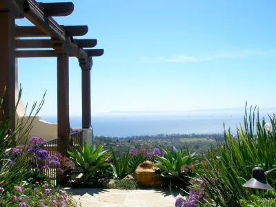 Vista Linda Lane, Montecito by The Aldrich Company - Landscape Design