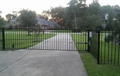 Redou Custom Gates, LLC - Fence Installation in Crosby, TX