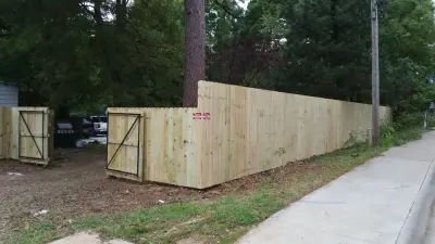Razorback Avenue (Opposite the stadium) — Fence Installation project by Thomas Fence