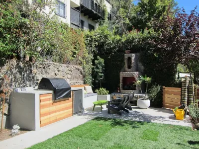 Hollywood Hills: Old Meets New — Landscape Design project by Becky Bourdeau Designs Inc in Los Angeles