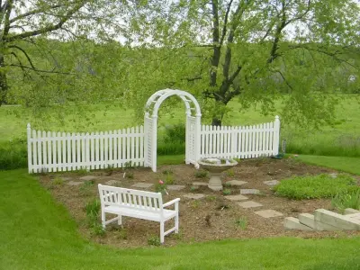 Qual Line Fence Inc - Fence Installation in Arlington, WI