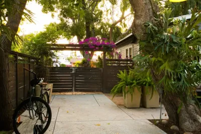 Eagle Rock Bohemian Bungalow — Landscape Design project by Becky Bourdeau Designs Inc in Los Angeles
