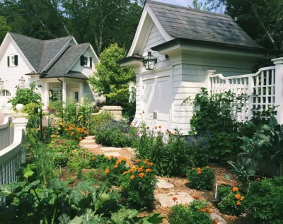 The Organic Gardener Ltd. - Garden Remodeling in Highland Park, IL