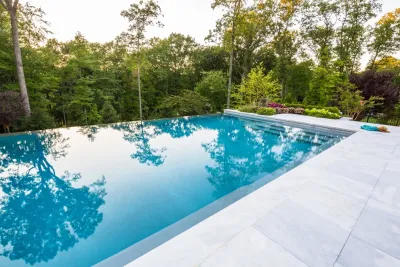 Vanishing edge swimming pool — Landscape Design project by Thomas Flint Landscape Design & Development