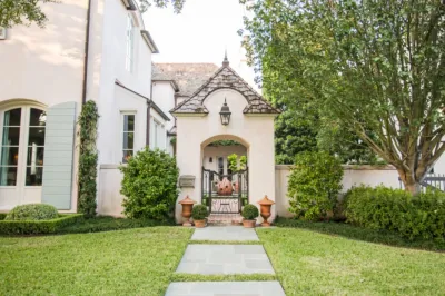 Thompson and Hanson - Landscape Maintenance in Houston, TX