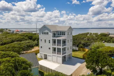 S.M. Monette Designs - Custom Home Builders in Emerald Isle, NC