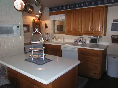 Cabinet Connections - Kitchen Remodeling in Hutchinson, KS