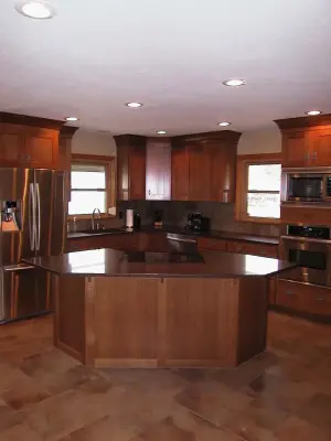 Spatial Cuisine and Eating Area by Cabinet Connections