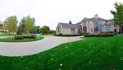 Clinton Township, MI - Front Yard Design & Build by Troy Clogg Landscape Associates