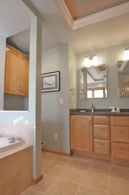 Primary Bath — Kitchen Remodeling project by Distinctive Innovations, Inc.