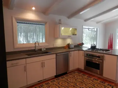 DreamMaker Bath & Kitchen of Greater Grand Rapids - Bathroom Remodeling in Comstock Park, MI