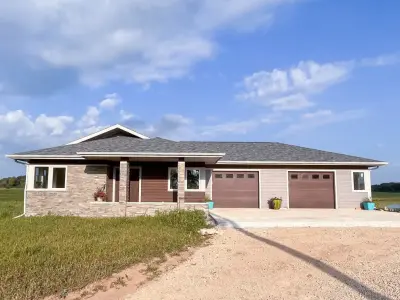 PEA Builders - Solar Panel Installation Services in Muskego, WI