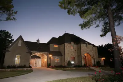 Carlyle Homes - Flooring Installation Services in Troup, TX
