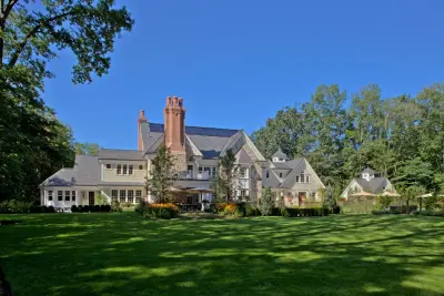 Graceful Greenwich Manor — Custom Home Builders project by Hobbs INC