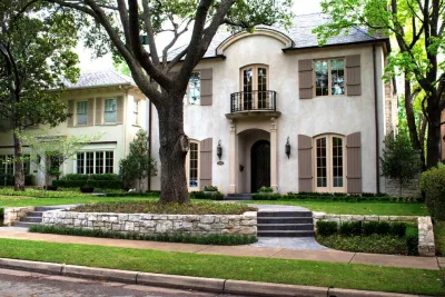 TRADITIONAL FRONT & BACK YARD by Blount Designs