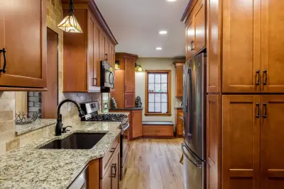 Compelling Homes - Countertop Installation Services in Grimes, IA