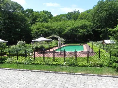 Anderson Landscapes Inc - Retaining Wall Construction in Dix Hills, NY