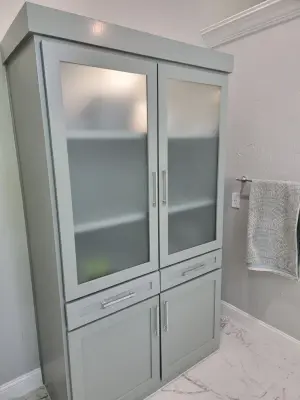 Halbach Main Bathroom — Kitchen Remodeling project by Artisan Tile Remodeling
