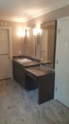 Accessible Tub Bathroom — Kitchen Remodeling project by Home Run Remodeling & Construction, Inc.
