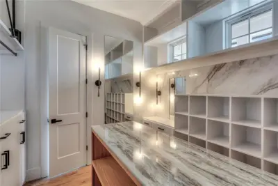 Tailored Wardrobe - The Heights - Houston, TX — Kitchen Remodeling project by Analog HTX