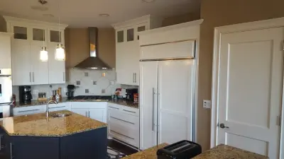 Design Decorating & Kitchens LLC - Custom Cabinets & Cabinetry in Milwaukee, WI