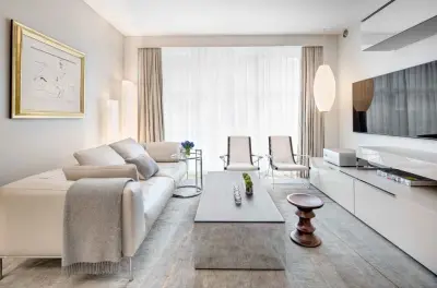 Bowery High-End Residence by Grandeur Hills Group,Inc.