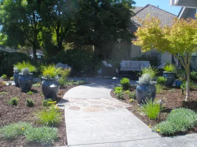 Blue Pots Create a Courtyard Feel in Sacramento Front Yard — Landscape Design project by Bluestar Landscape Designers in Sacramento