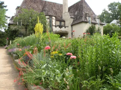 Bobbie's Green Thumb - Landscape Design in Shaker Heights, OH
