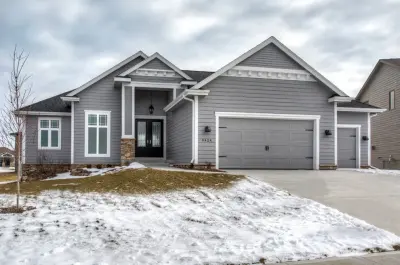 Oakwood Builders Group - Carpentry & Woodworking in Des Moines, IA
