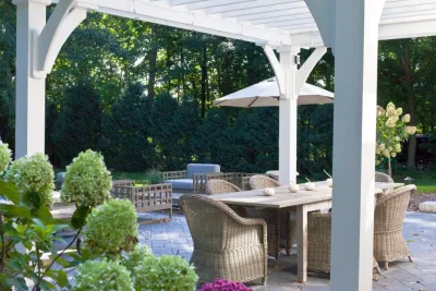 Z. Residence by Breezy Hill Nursery Inc.