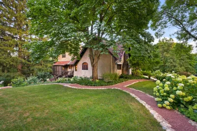 Historic Naperville Landscape Restoration — Landscape Construction project by CB Conlin Landscapes Inc. in Naperville