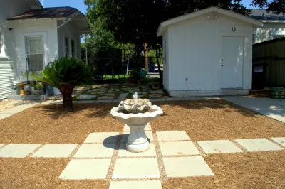 Circle B Landscape & Design, LLC - Tree Planting & Transplanting in la Vernia, TX