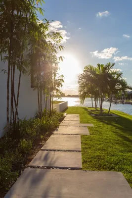 Bird Key Coastal Contemporary - 2015 Home of the Year (Landscape Design) by BORDEN Landscape Design