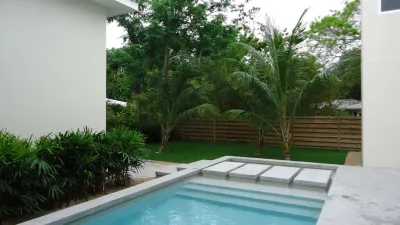 Bougainvillea Street Modern by BORDEN Landscape Design