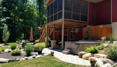 Country Landscapes, Inc. - Retaining Wall Construction in North Liberty, IA