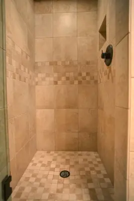Portland Guest Bathroom 2 — Kitchen Remodeling project by Leigh Lusk Interiors