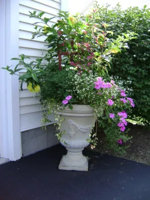 Creative Exteriors, LLC - Retaining Wall Construction in Vernon, NY