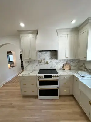 Elegantly Simple — Kitchen Remodeling project by Eleet Fine American Cabinetry