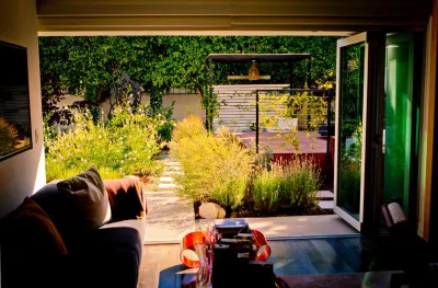 English Modernist in Santa Monica — Landscape Design project by Bosler Earth Design in Santa Monica