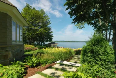 Distinctive Landscaping - Retaining Wall Construction in Charlotte, VT
