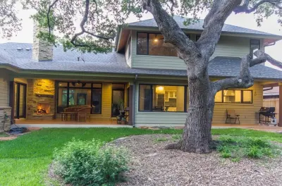 Travis Heights | Tailor-Made Residence — Custom Home Builders project by Katz Builders, Inc.