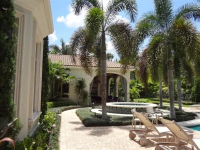 Palm Beach, FL Backyard — Landscape Design project by Botanical Visions in Palm Beach