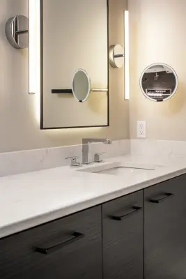 City Style Main Bathroom — Kitchen Remodeling project by HC Remodel & Design