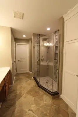 Vertical Emphasis-Project 2627 — Kitchen Remodeling project by Design 1 Kitchen & Bath