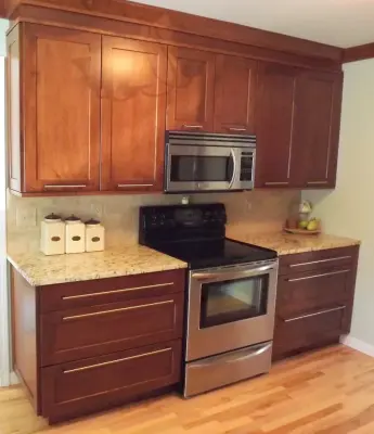 Cozy Shaker Style Kitchen — Kitchen Remodeling project by Kitchens By Herzenberg