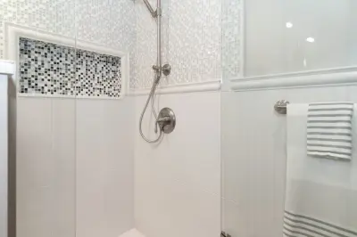 Westerville Visitor Bathroom — Kitchen Remodeling project by Dave Fox Design Build Remodelers