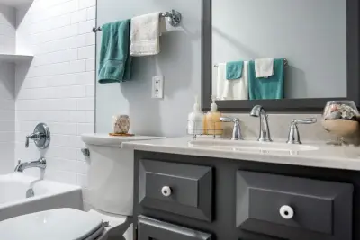 Worthington Hall and Main Bathroom — Kitchen Remodeling project by Simple Bath & Simple Kitchen