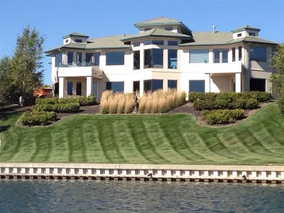 Executive Lawn & Landscaping, LLC. - Retaining Wall Construction in Omaha, NE